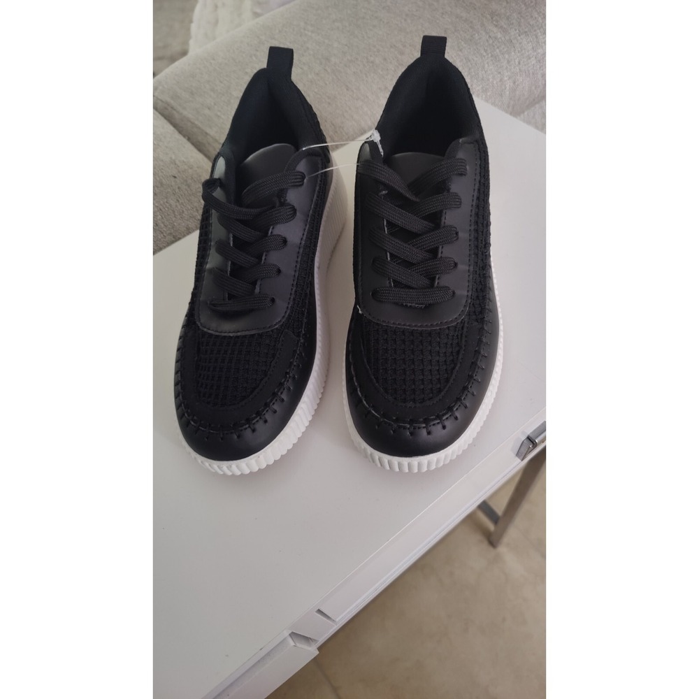 La Sheelah Women's Casuals Sneaker Size 8‎ (2) And 5 NWT
